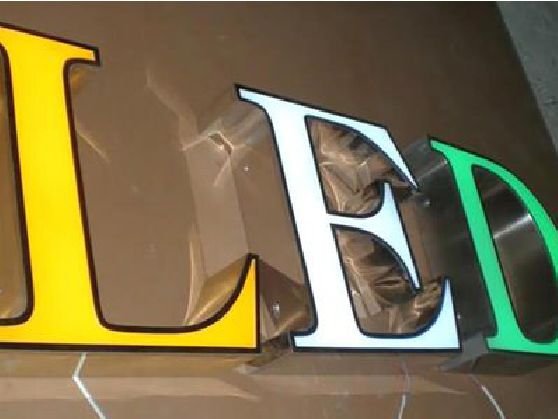 汉中介绍LED招牌的基础知识。